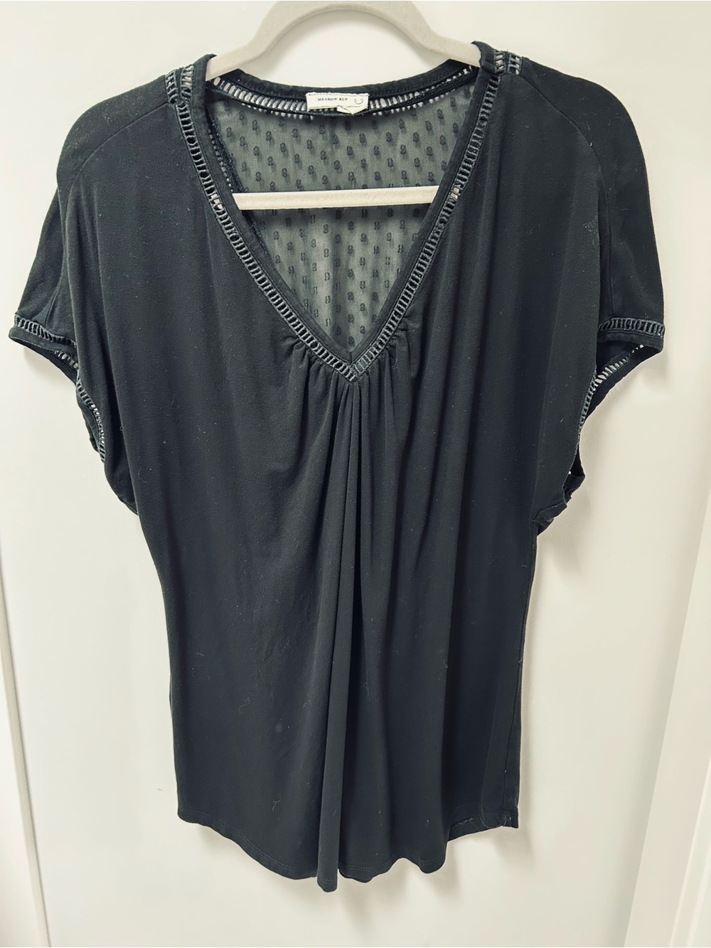 Anthropologie Meadow Rue Black V-Neck Short Sleeve tee size Medium